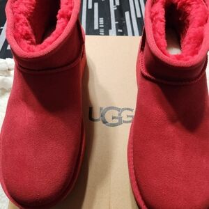 UGG SHORT BOOTS